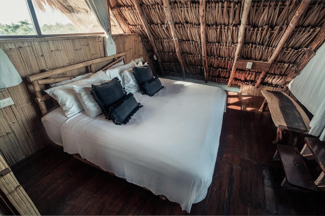 Hidden Treehouse Eco-hotel Hotel