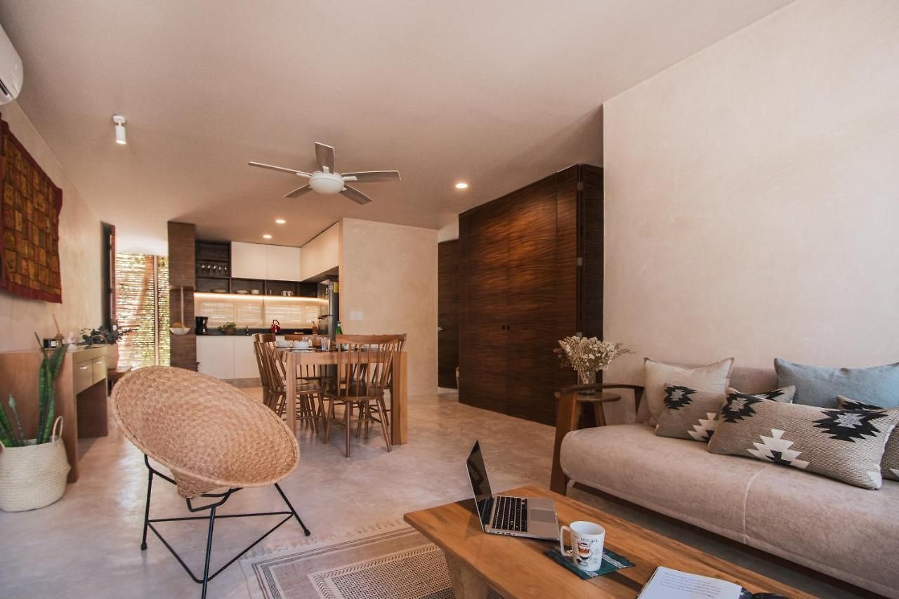 Spacious 2br - Wide Balcony W/tub & Yoga Deck Apartment