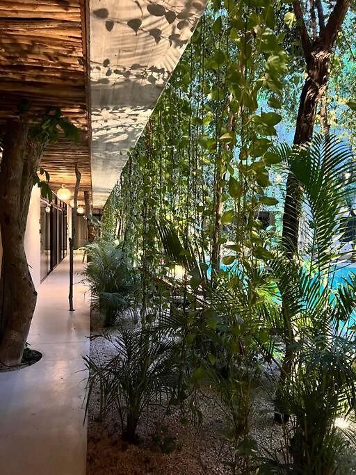 Apartment Jungle View 2bed 2bath Condo/ Wi-fi/ Pool/ Gym *
