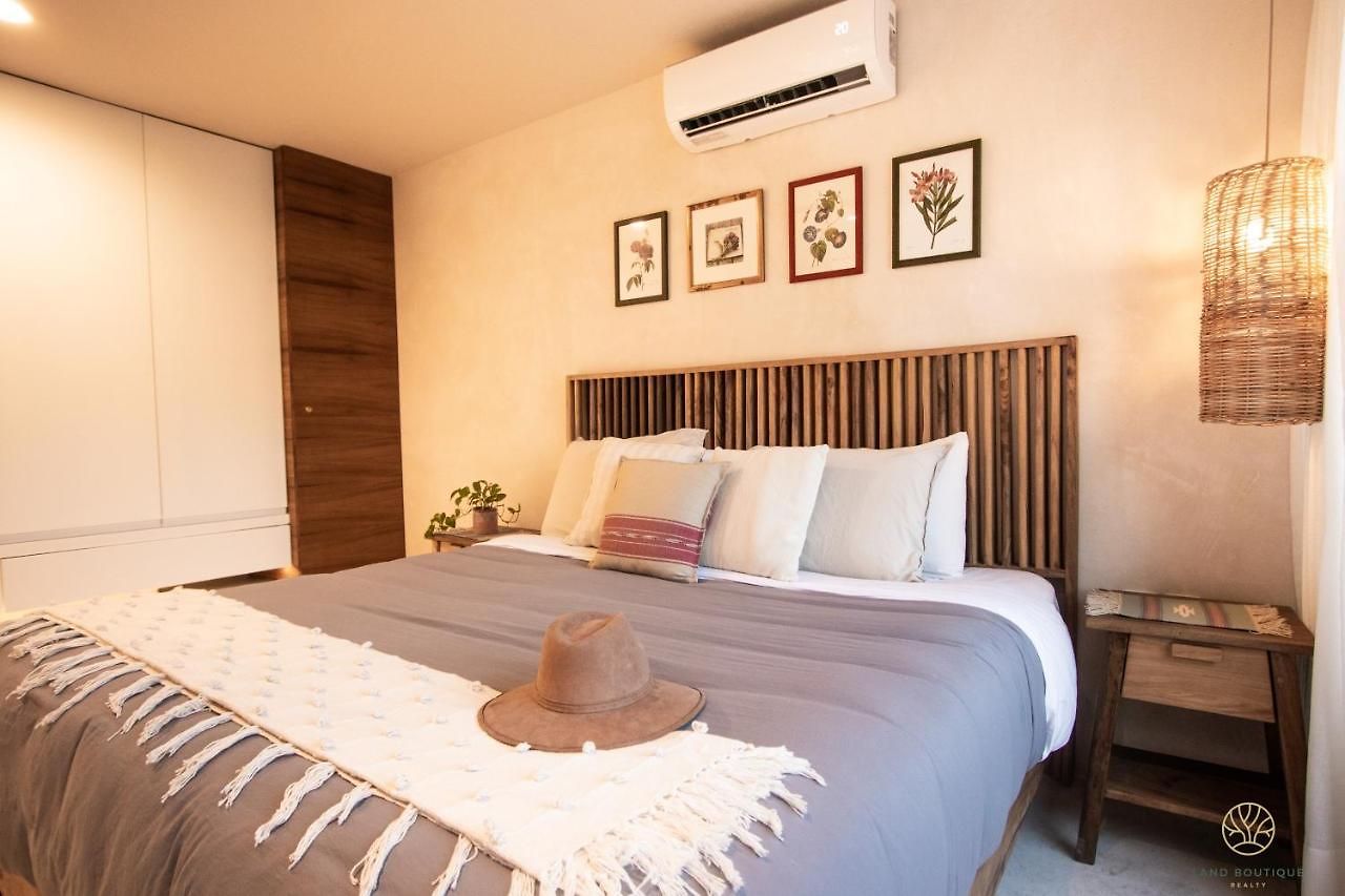 Spacious 2br - Wide Balcony W/tub & Yoga Deck Apartment *