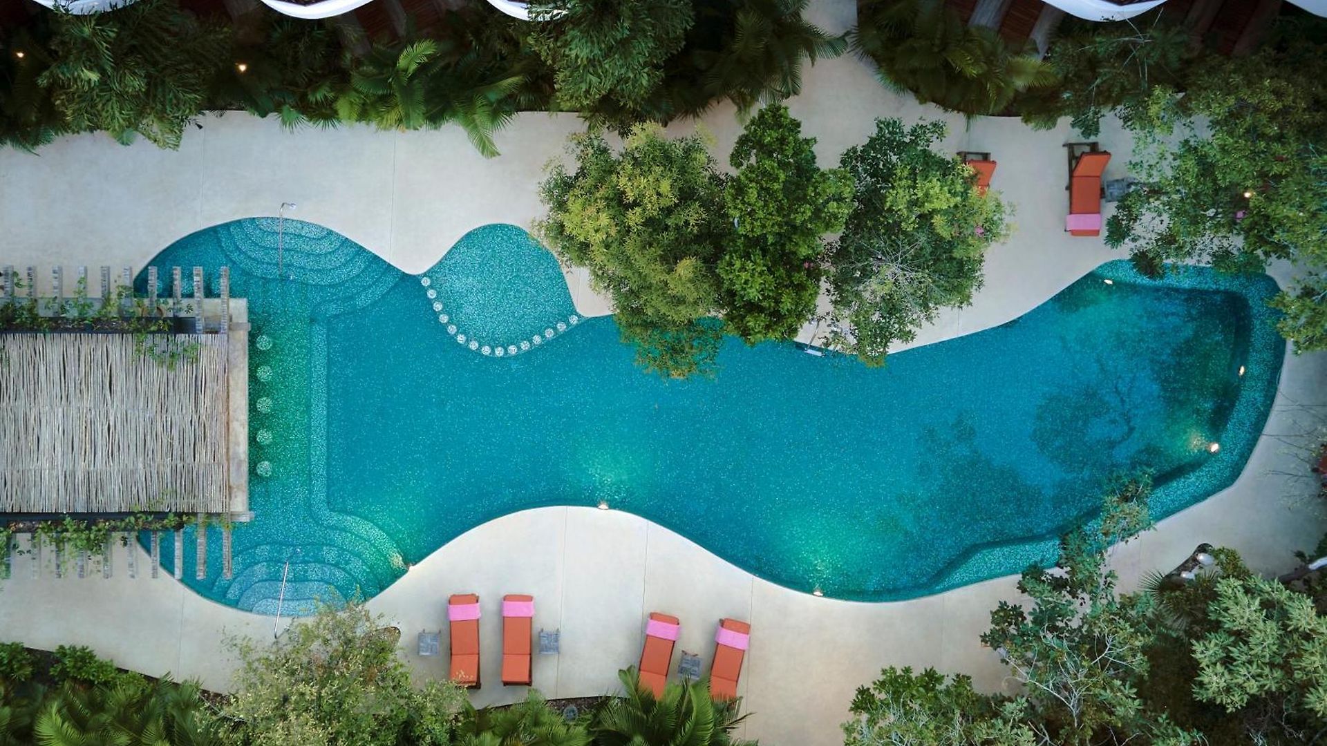 Aluna Hotel
