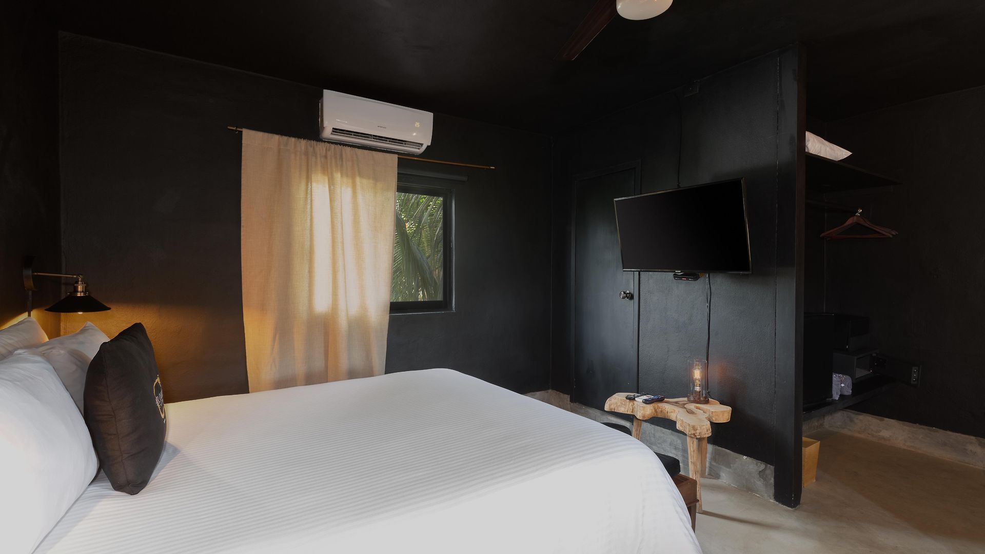 Aroma & Club Hotel