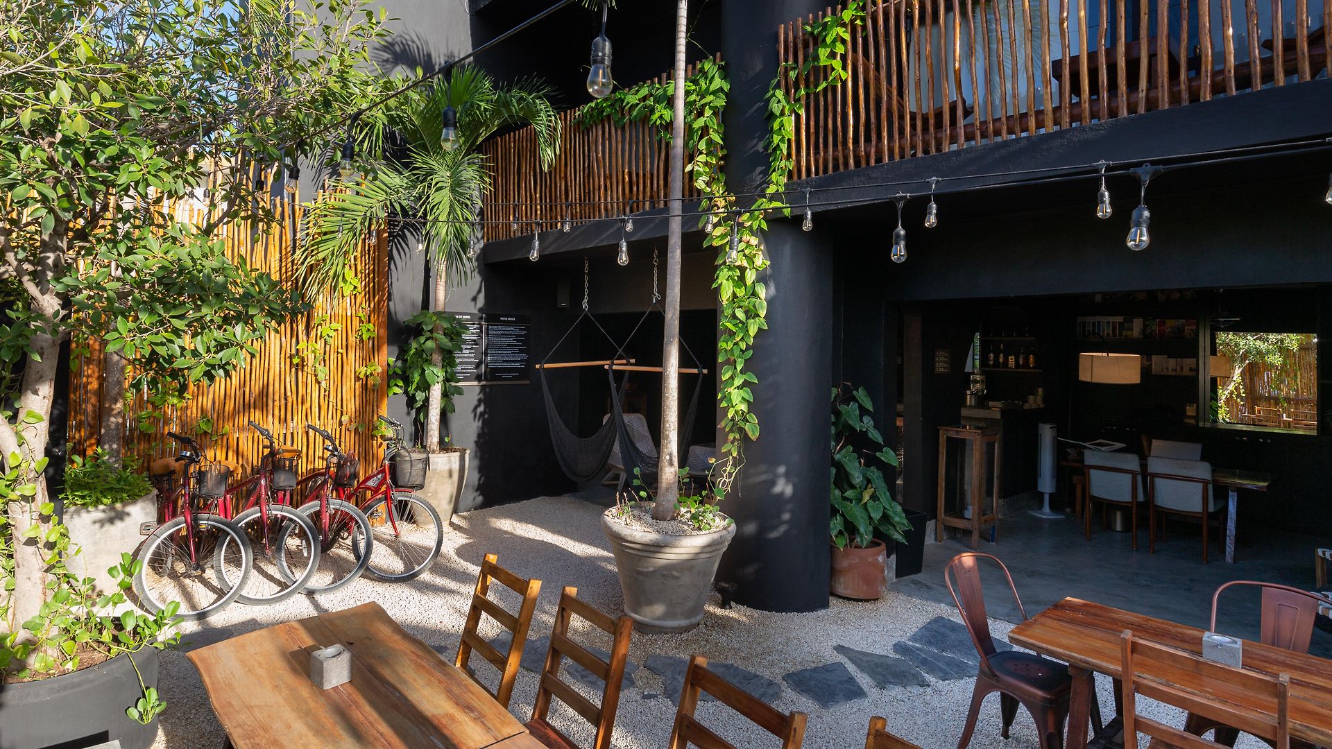 Hotel Aroma & Club 3*