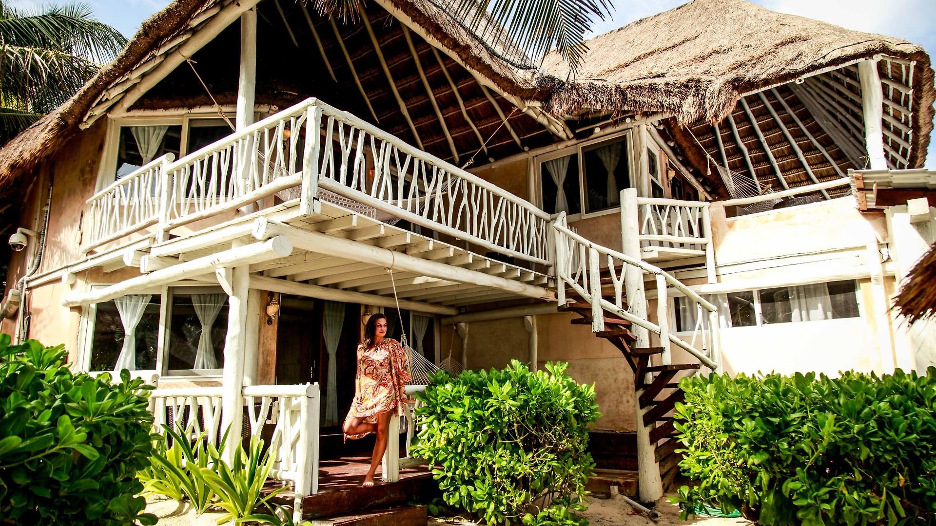 Estrellas - Located At The Party Zone Hotel Tulum