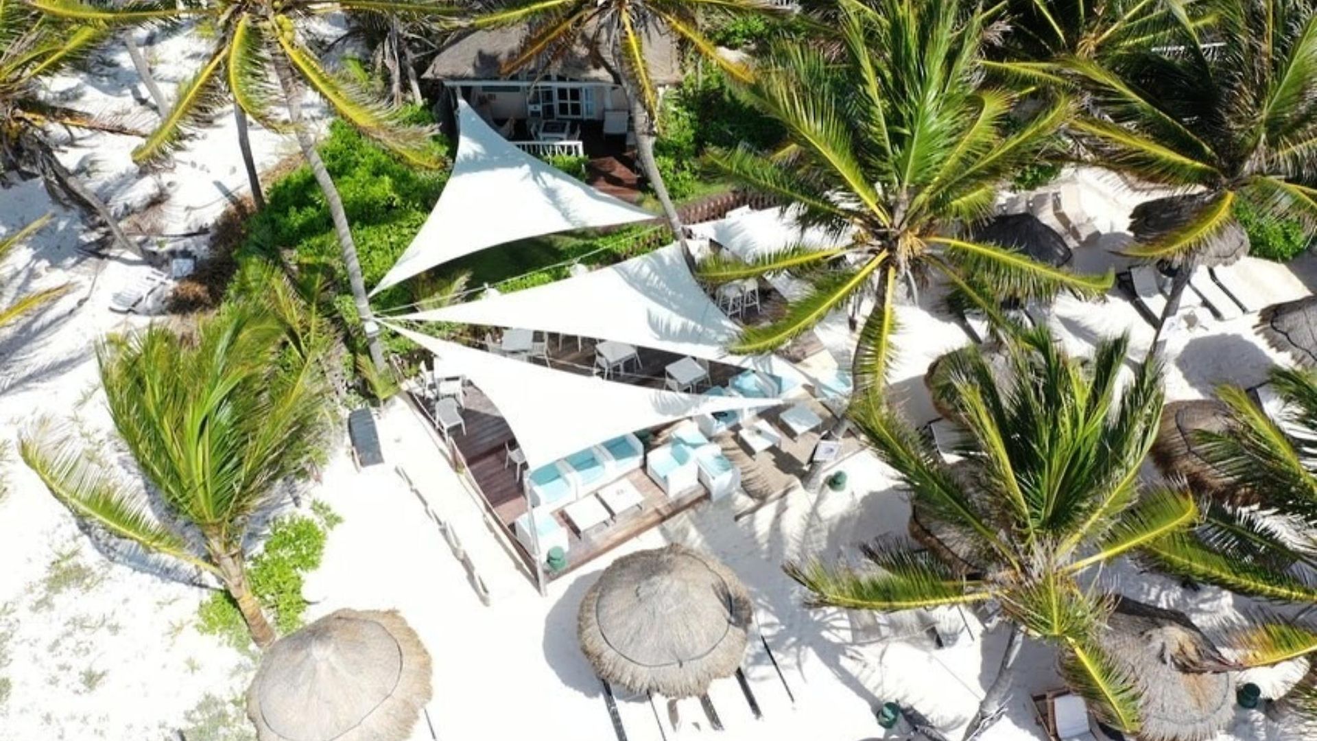 Estrellas - Located At The Party Zone Tulum