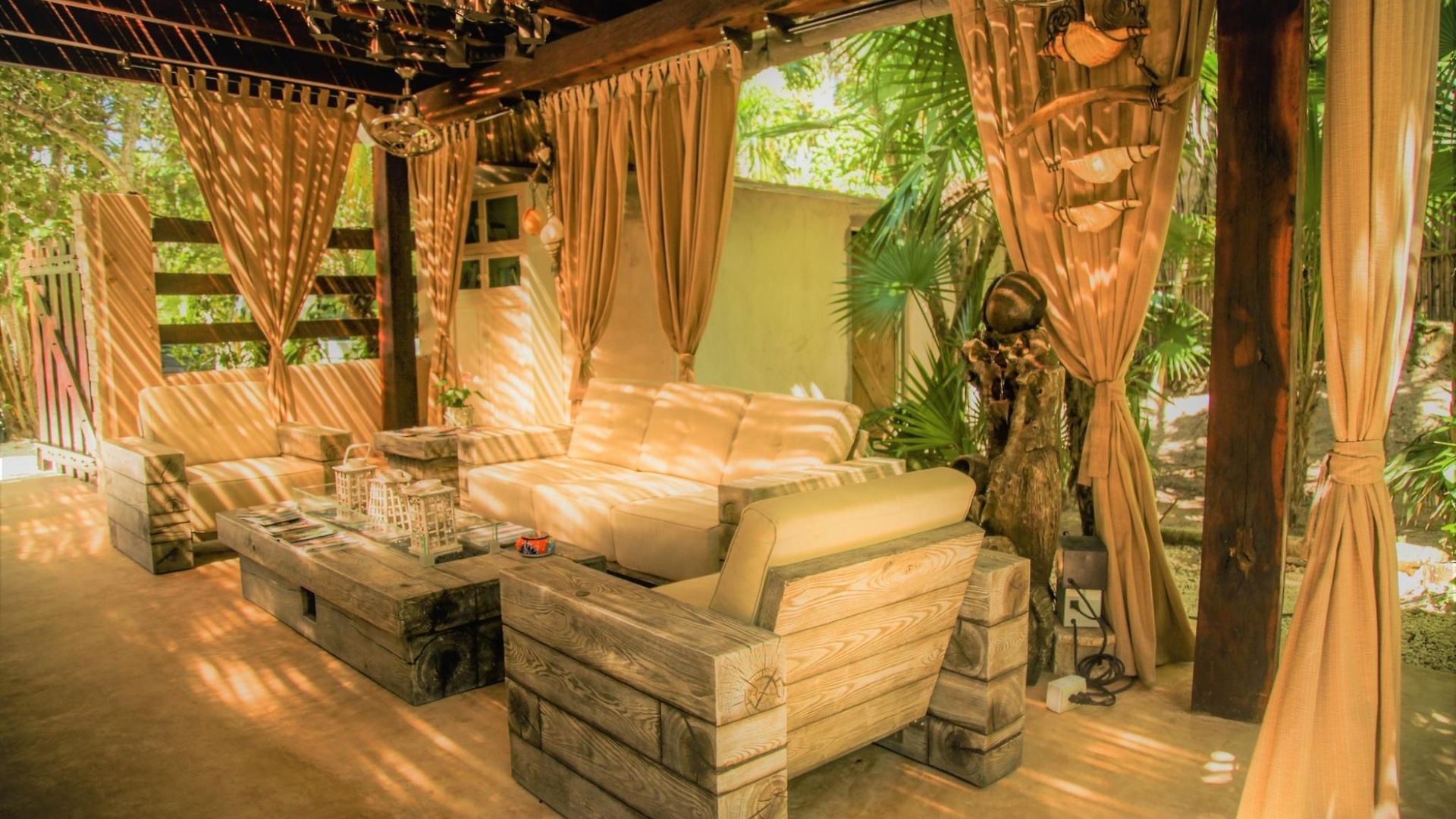 Estrellas - Located At The Party Zone Hotel 4*