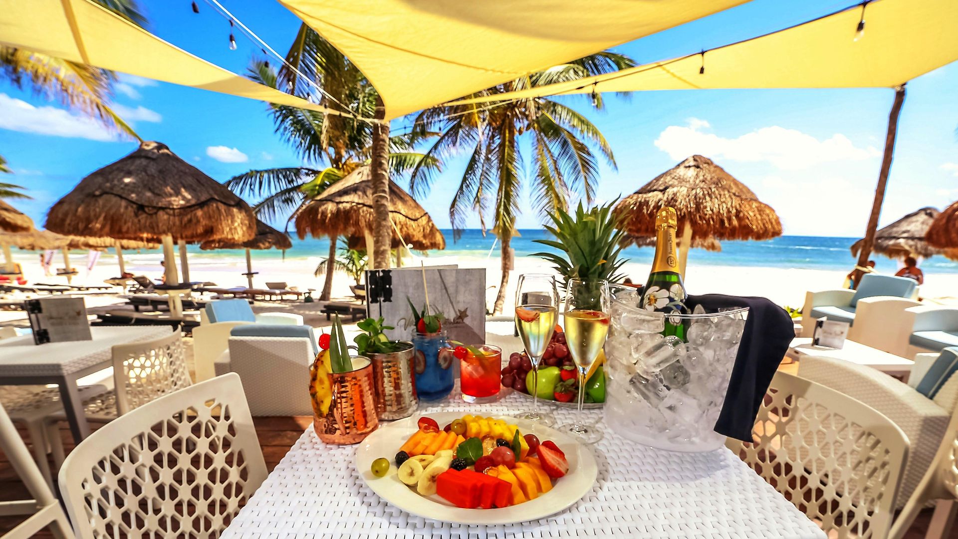 Estrellas - Located At The Party Zone Hotel Tulum