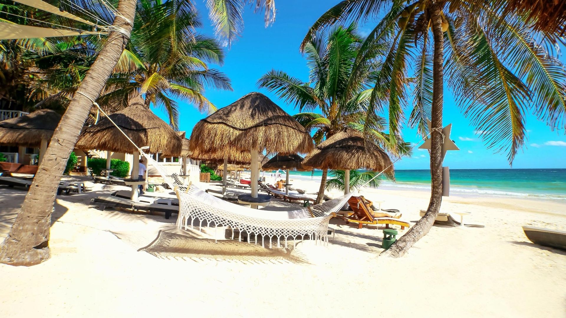 Estrellas - Located At The Party Zone 4* Tulum
