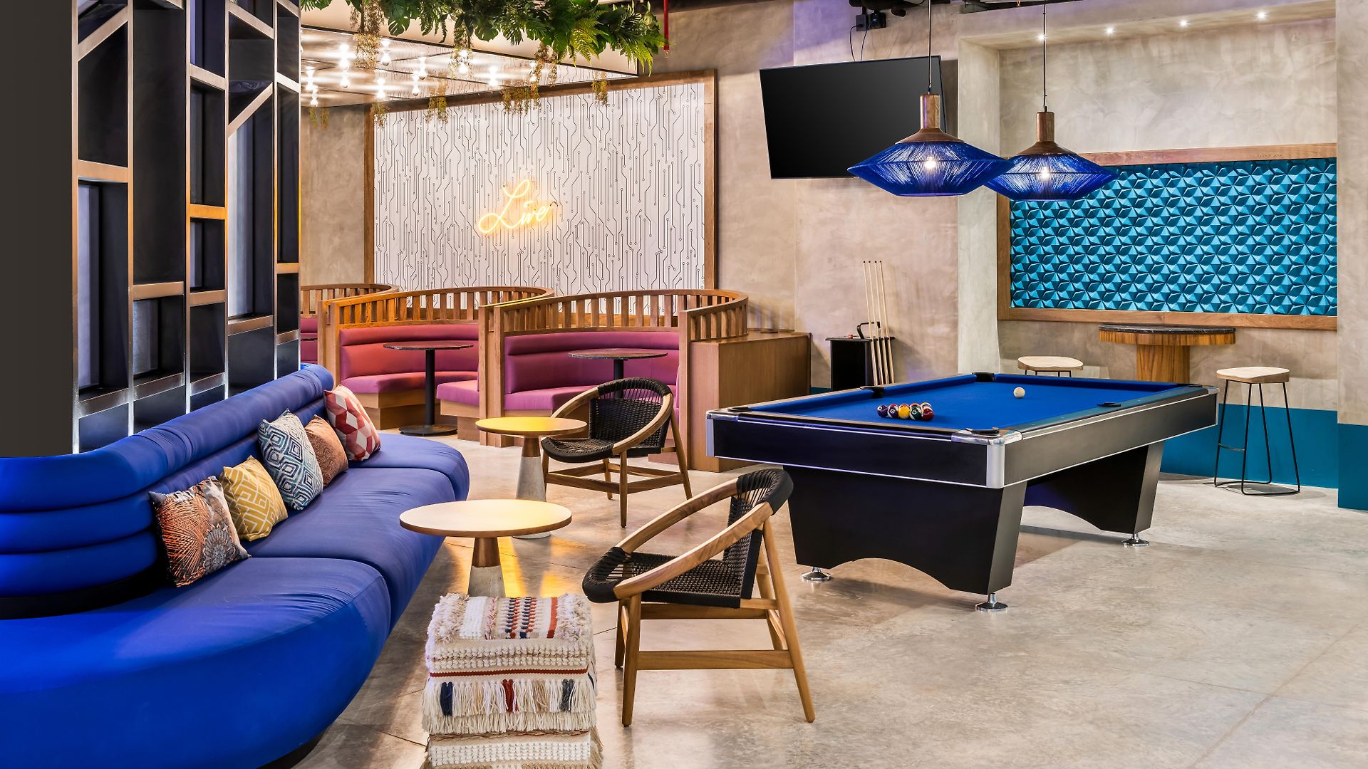 Aloft Hotel 4*