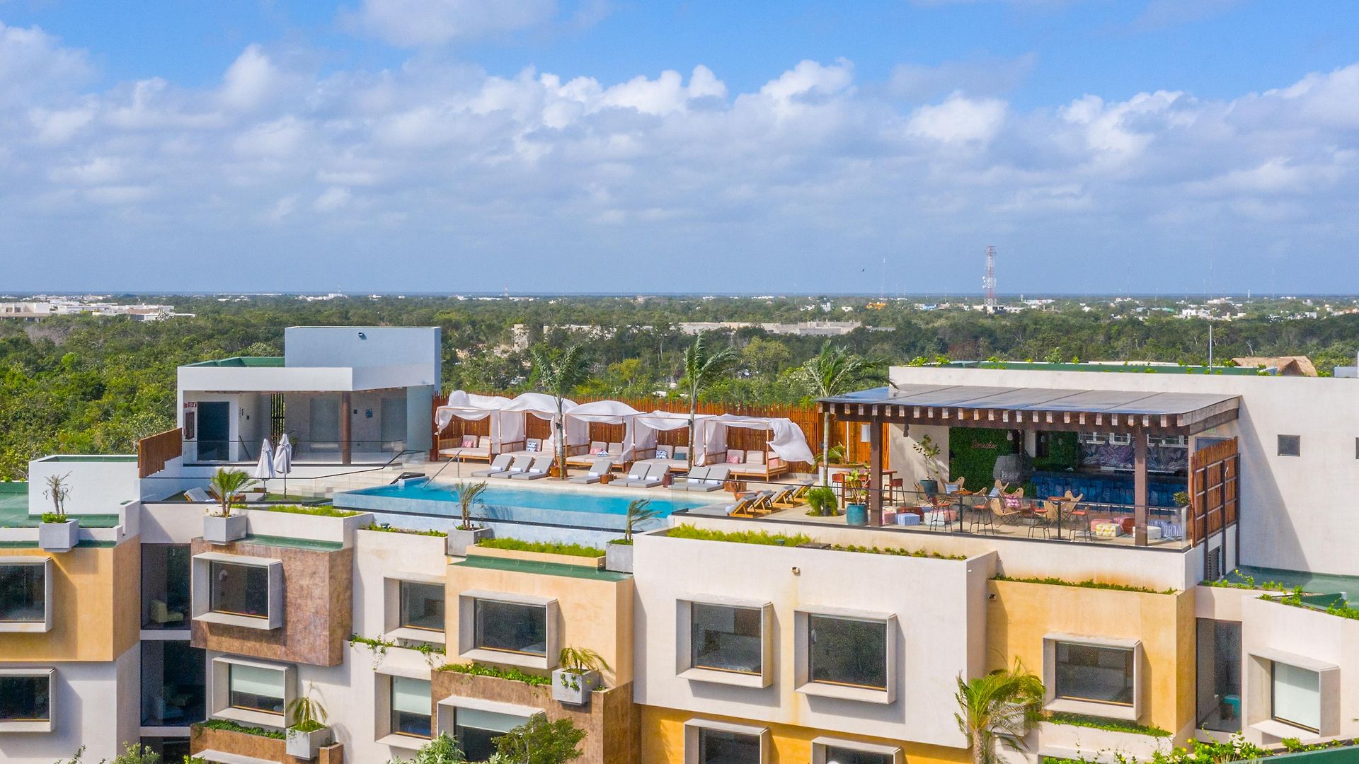 Aloft Hotel 4*