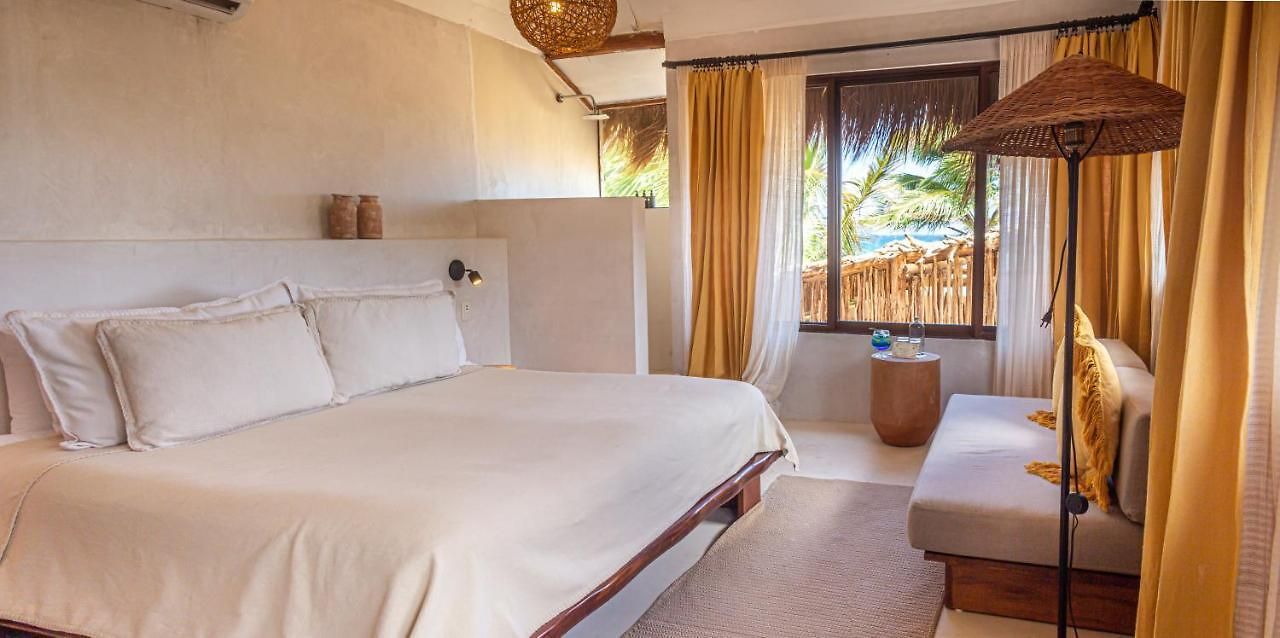 Dune Boutique Located At The Party Zone (adults Only) Tulum