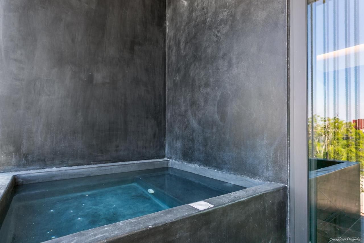 Iik By Groovy Stays- A Hip Condo-hotel With Wifi, Rooftop, Pool, Sleeps 6 Apartahotel