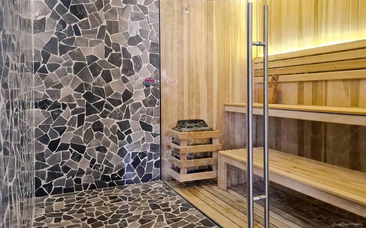 Iik By Groovy Stays- A Hip Condo-hotel With Wifi, Rooftop, Pool, Sleeps 6 4* Tulum
