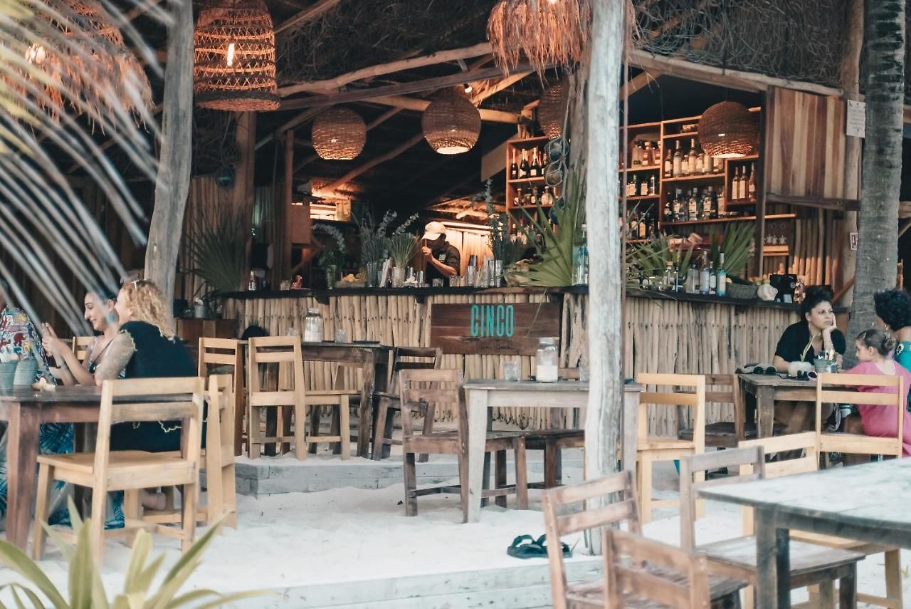 Hotel Cinco *