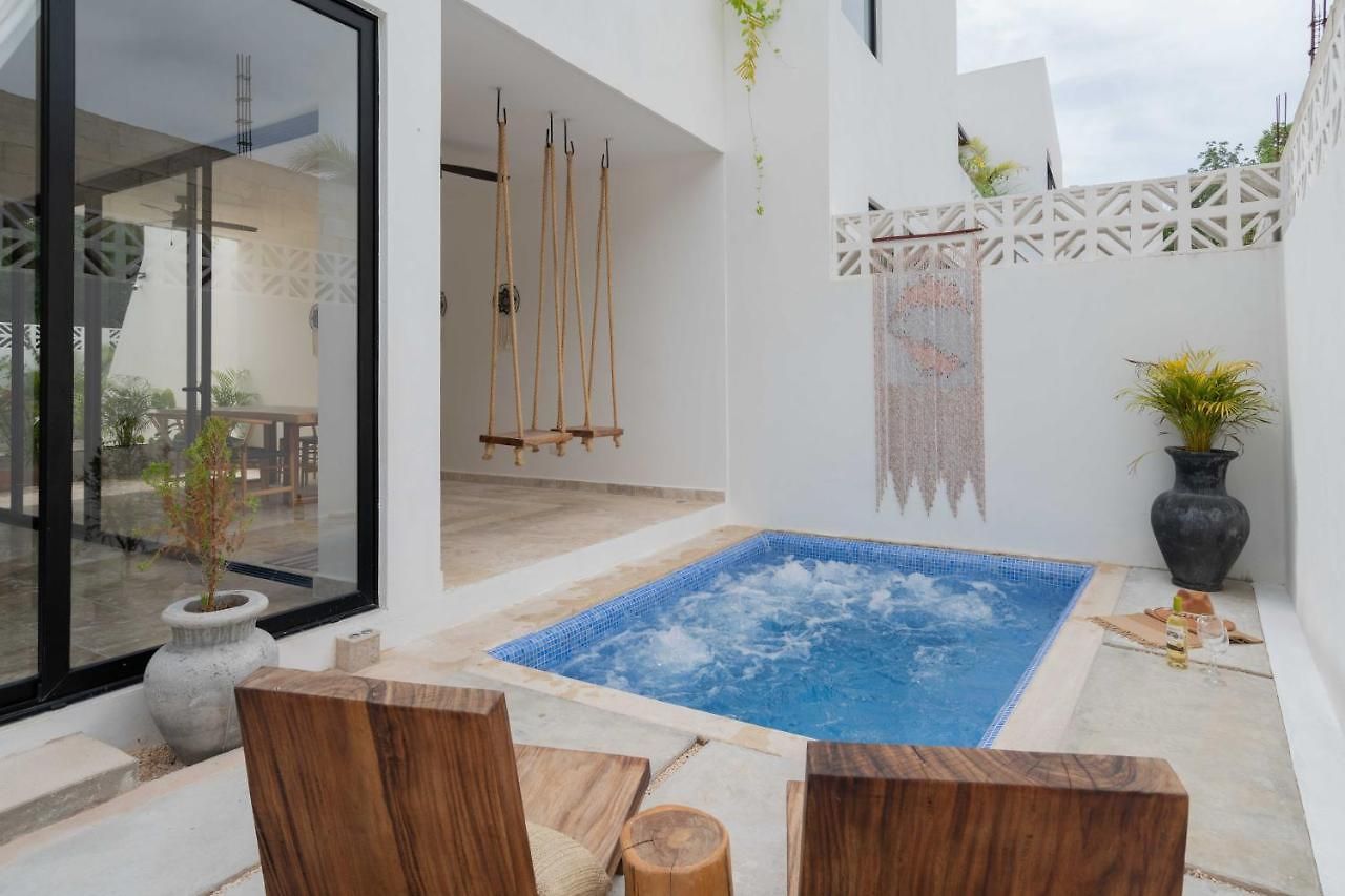 Cozy 3 Bedrooms Townhome-centrally Located-gated-wifi