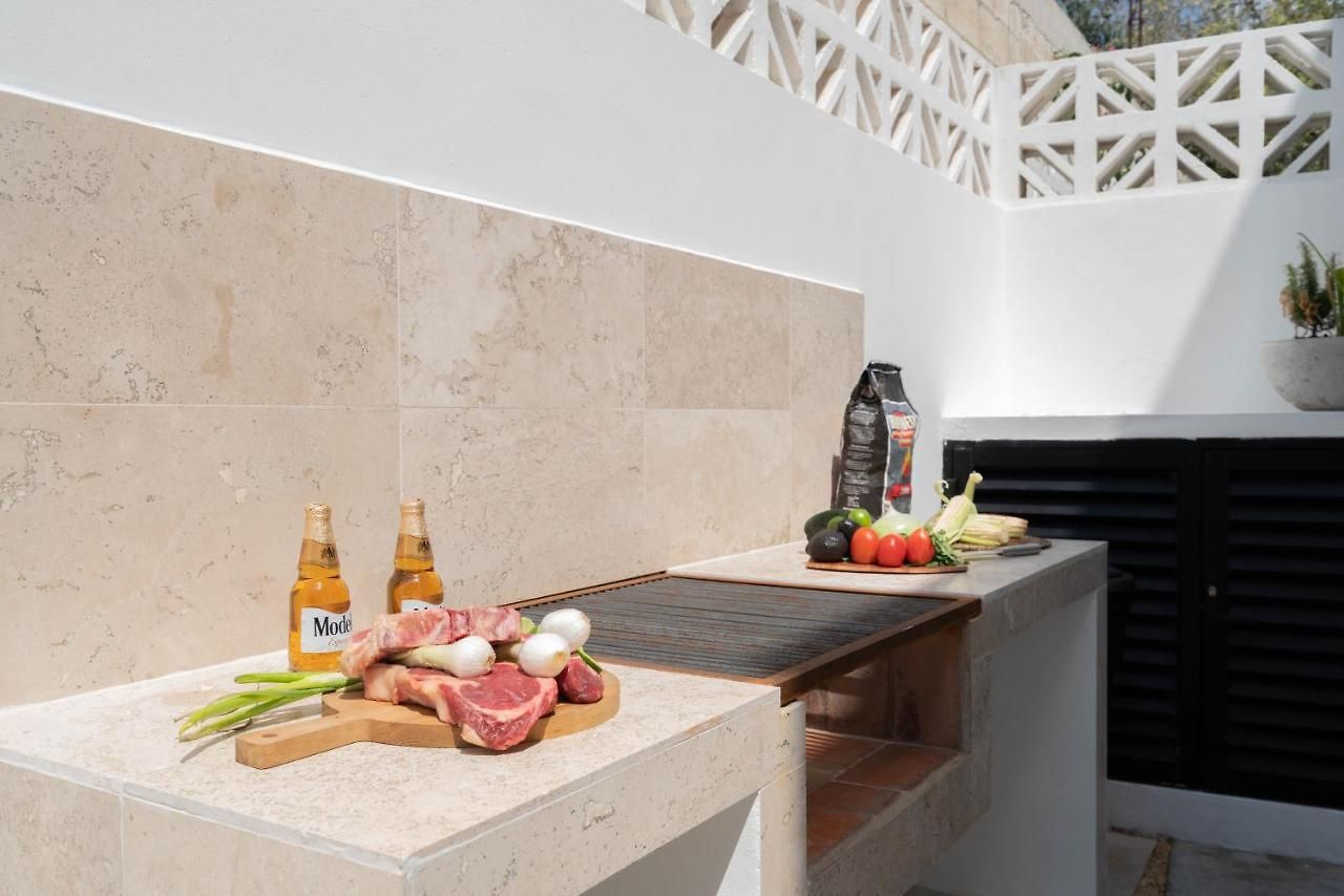 Cozy 3 Bedrooms Townhome-centrally Located-gated-wifi *