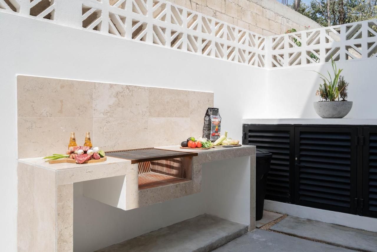 Cozy 3 Bedrooms Townhome-centrally Located-gated-wifi *