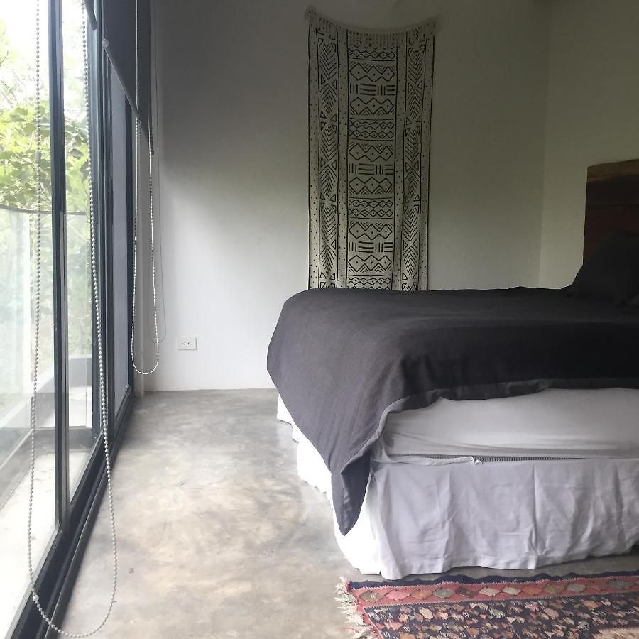 Black House Apartahotel