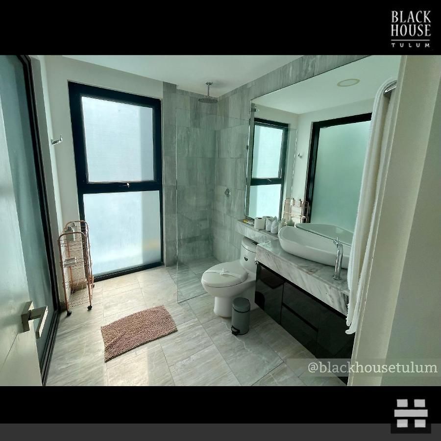Black House Aparthotel