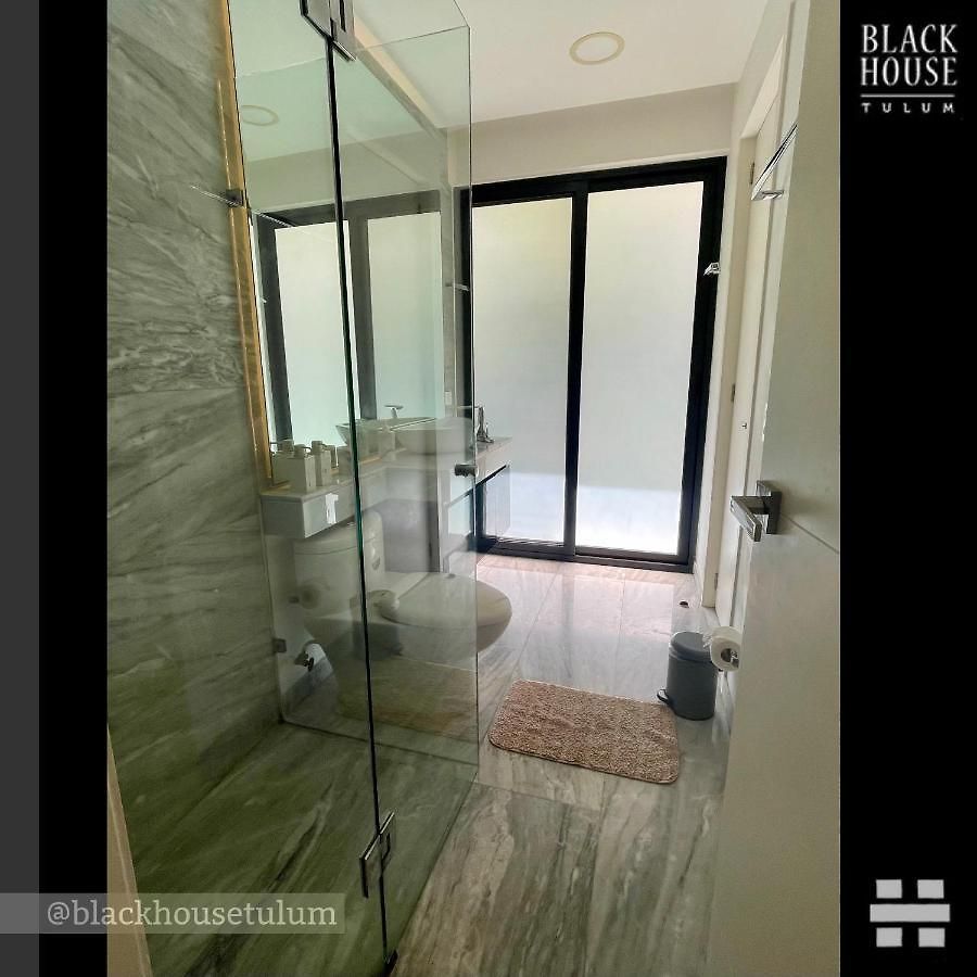 Black House