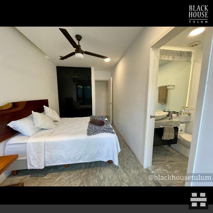 Aparthotel Black House
