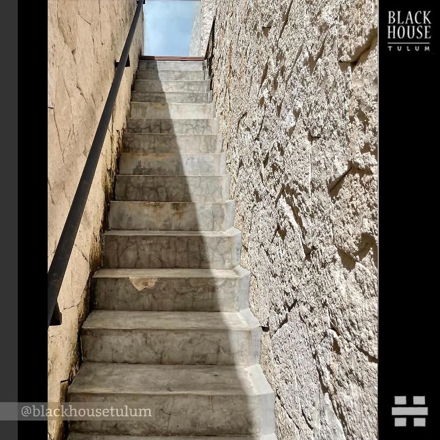 Black House