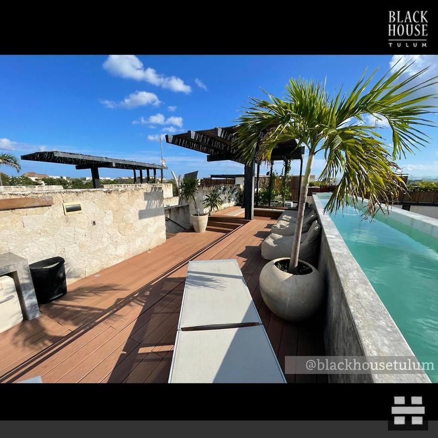 Black House Apartahotel