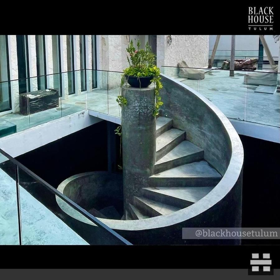 Black House Apartahotel *