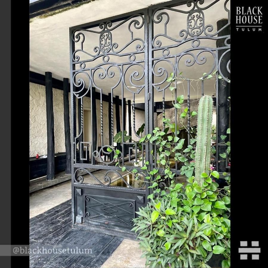 Black House *