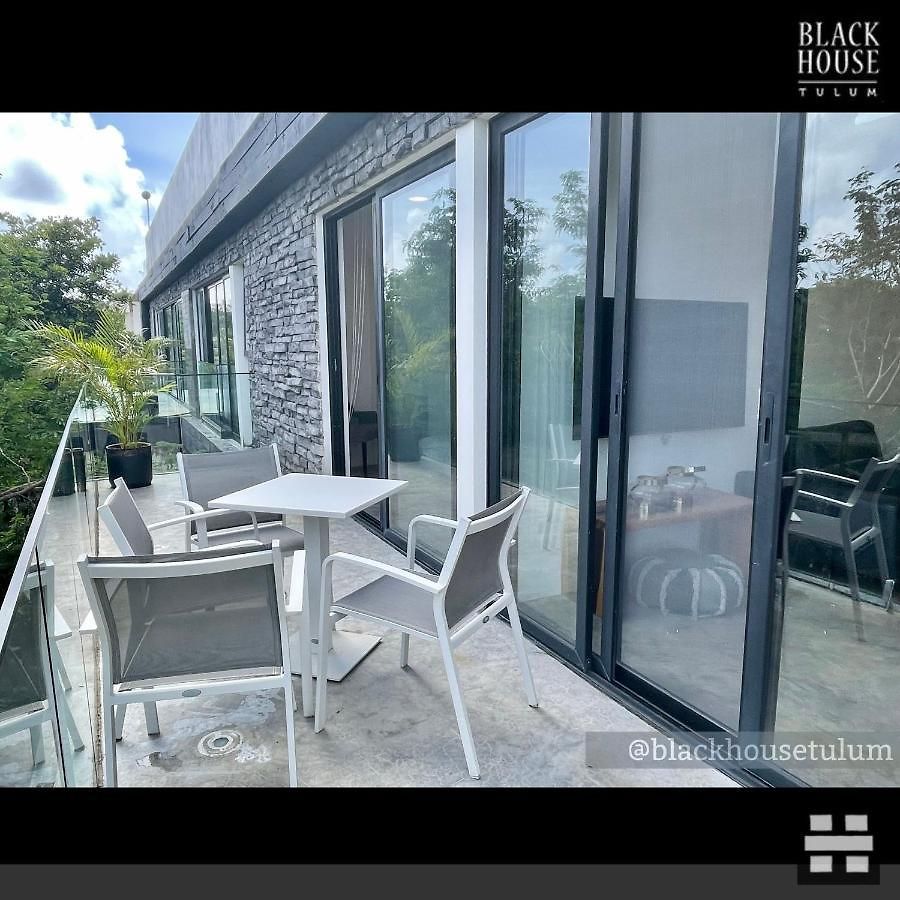 Black House