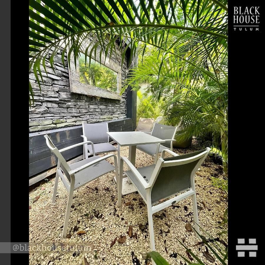 Apartahotel Black House