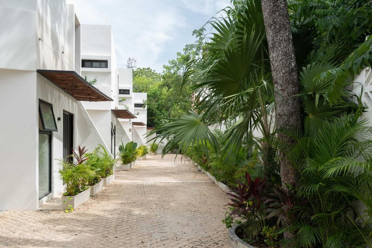 Cozy 3 Bedrooms Townhome-centrally Located-gated-wifi Apartment *
