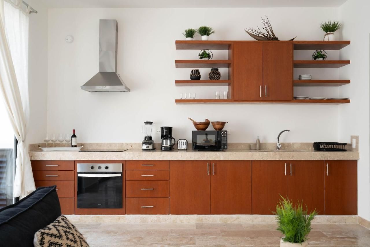 Cozy 3 Bedrooms Townhome-centrally Located-gated-wifi Apartment *
