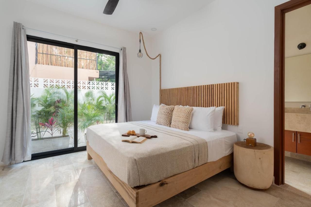 Cozy 3 Bedrooms Townhome-centrally Located-gated-wifi Apartment *