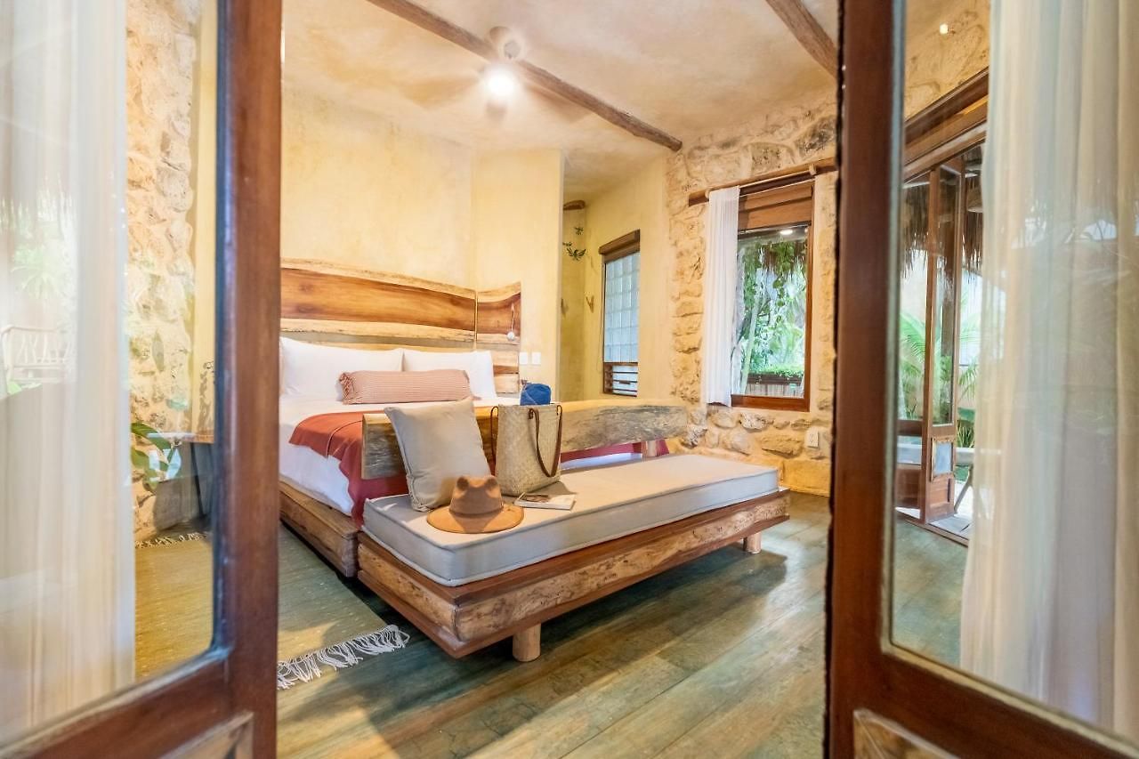 Hotel Alaya Beachfront 4*