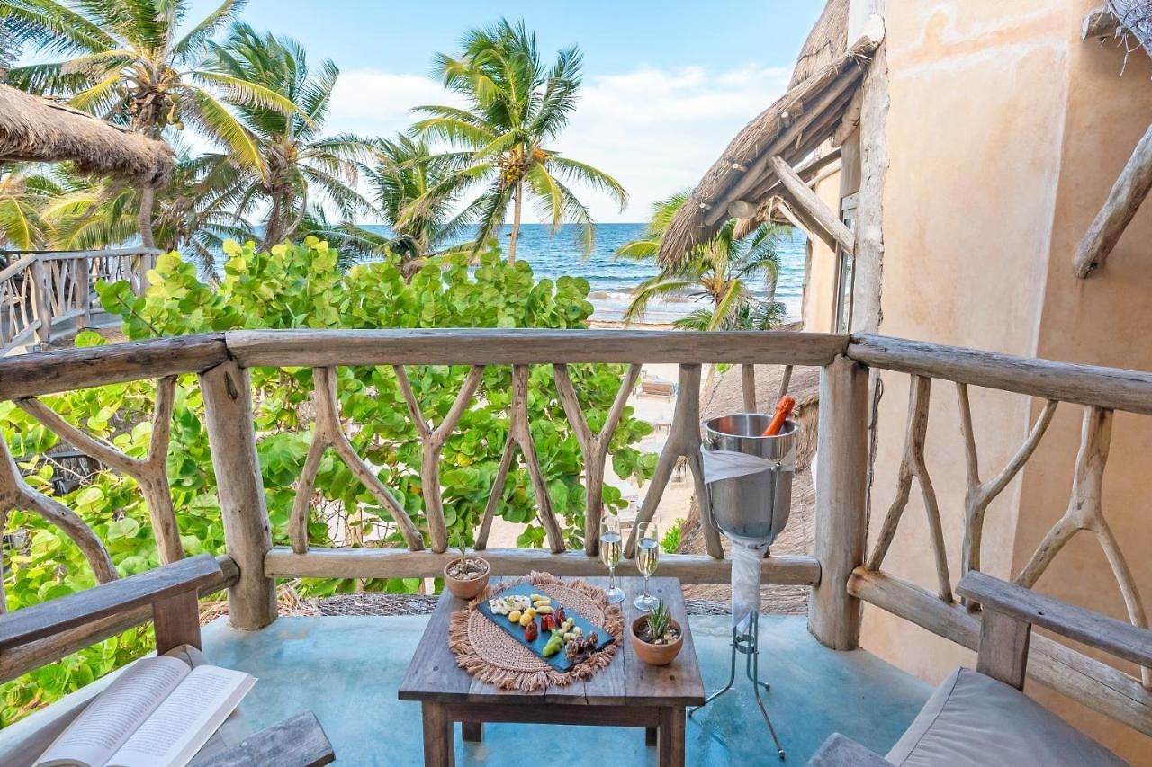 Hotel Alaya Beachfront