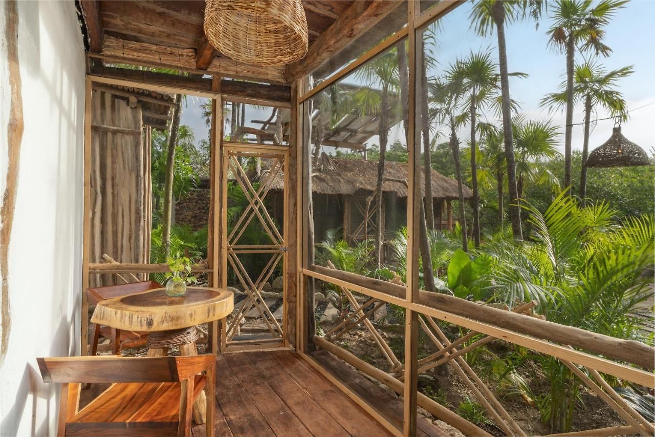 Yaxchen Cabañas&cenote Lodge