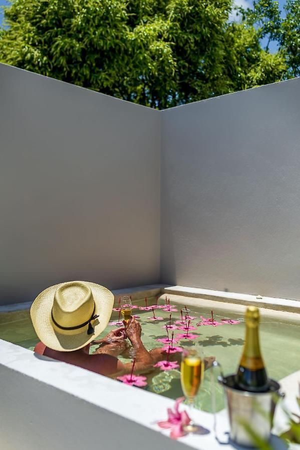 Calma, Chic & Mexican Villa, A True Oasis Pool, Security