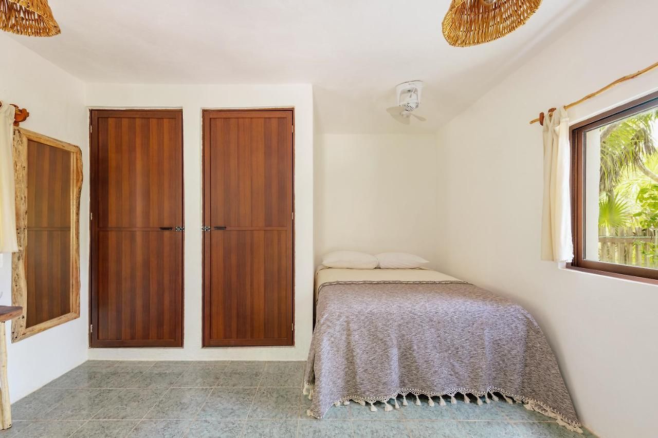 Lodge Yaxchen Cabañas&cenote Tulum