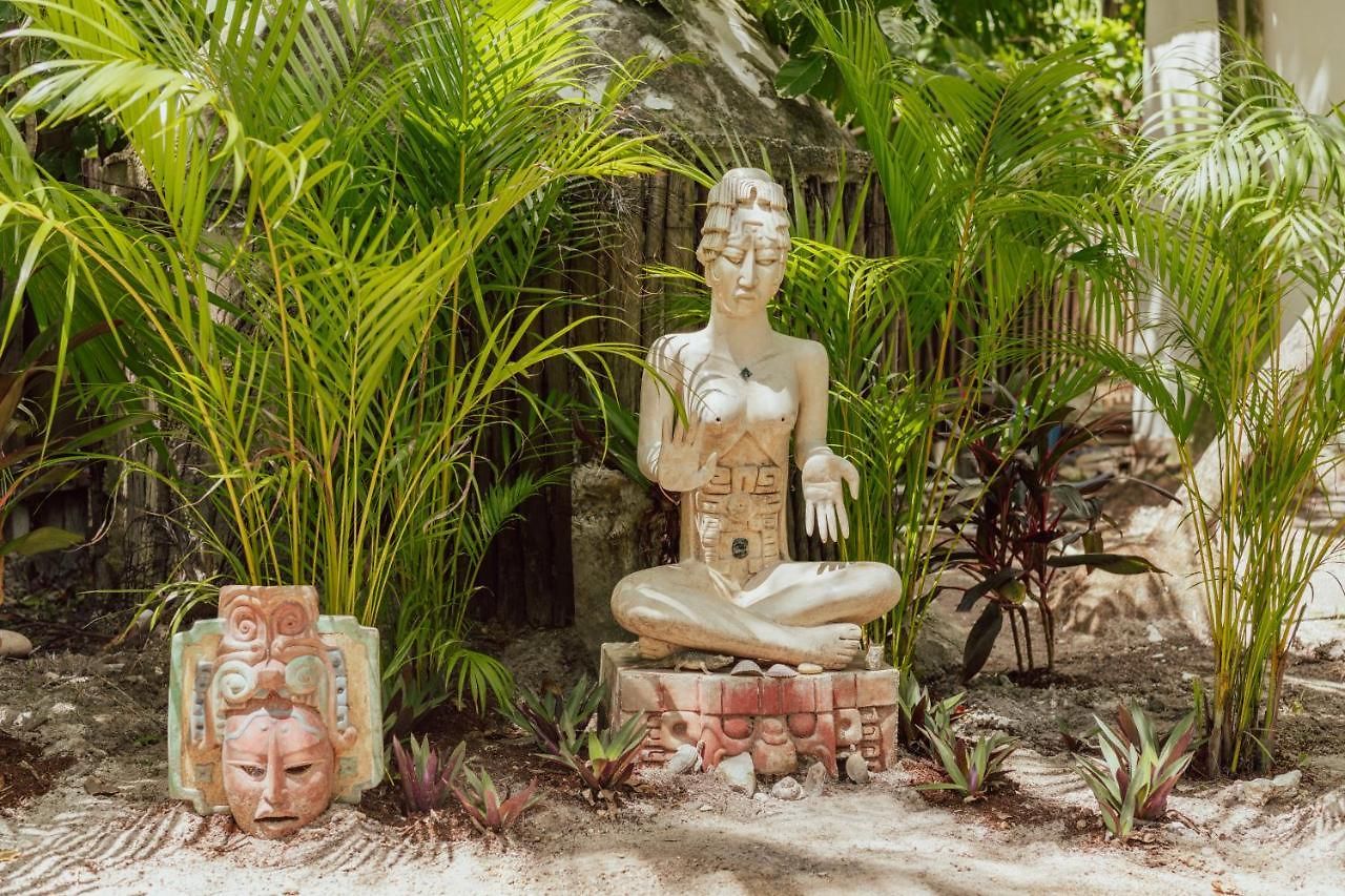 Yaxchen Cabañas&cenote Lodge