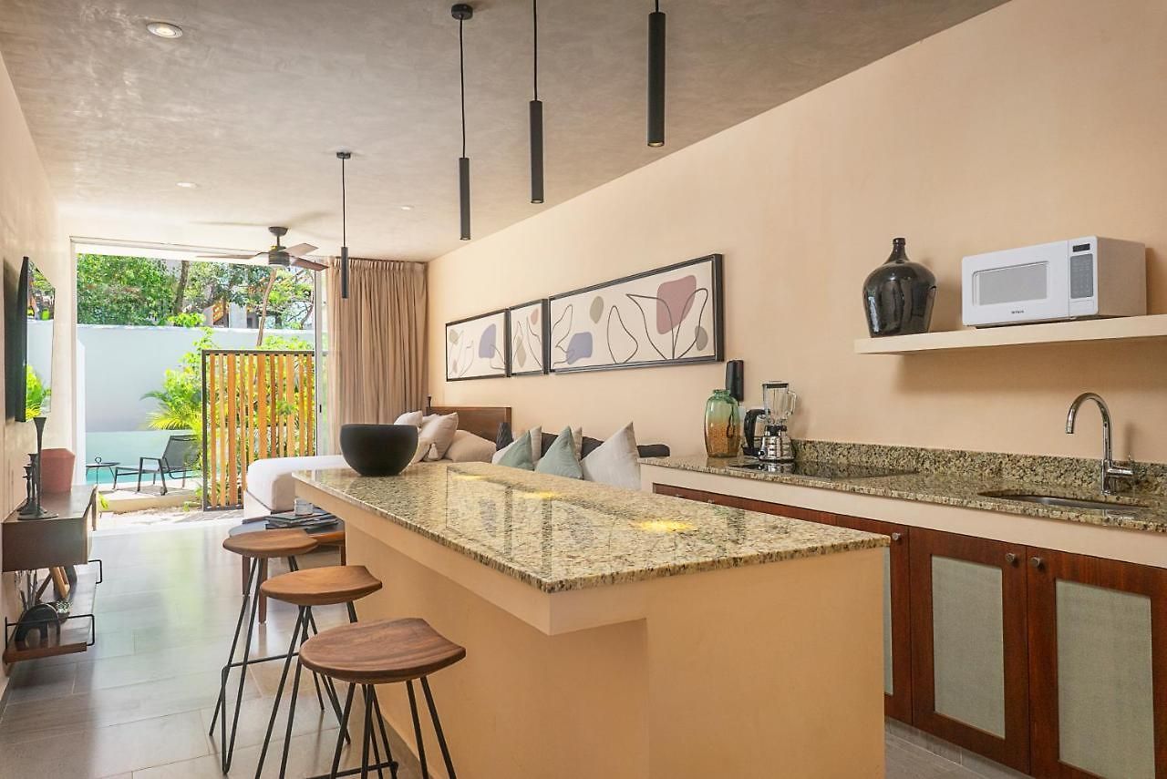 Chic With Swim-up Pool Access Hotel