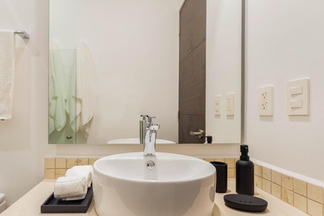Apartment Quiet 2br In With Pool Spacious Patio Gym *