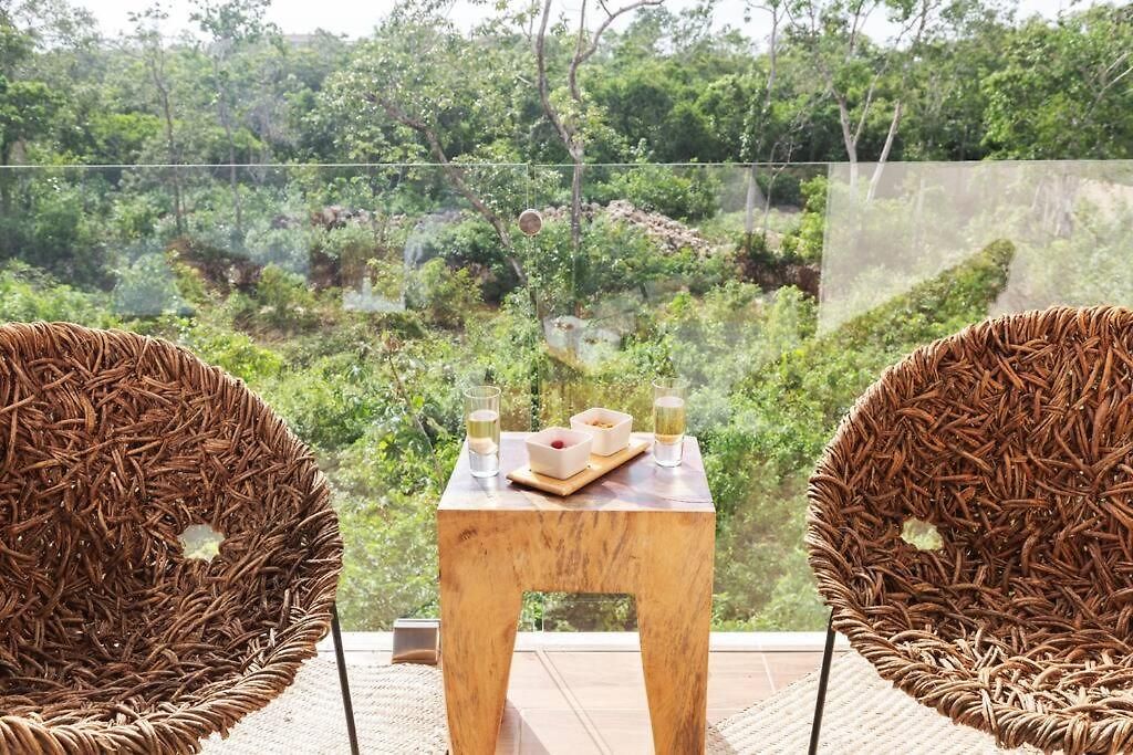 Zaazil, Jungle View & Great Pool 100mb Fiber Wifi! Apartment *