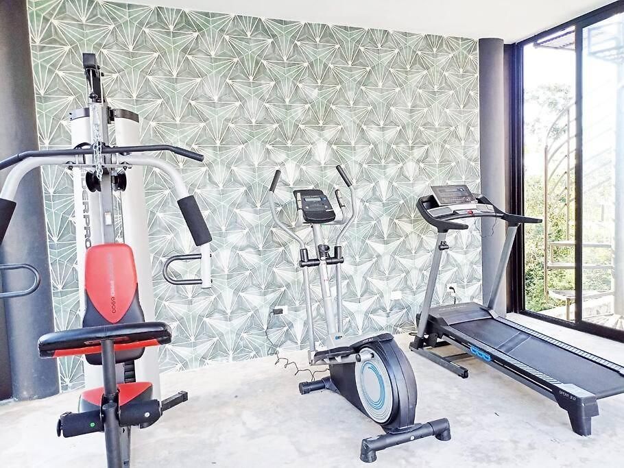 306 Amena 1br Penthouse W/ Gym & Private Pool/rooftop Apartment *