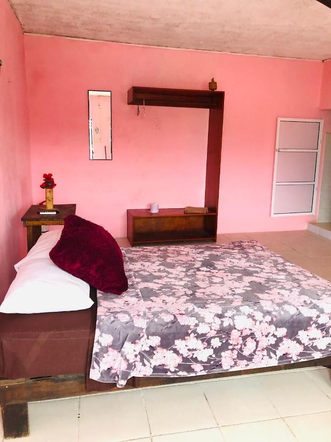 Hotel 77 *