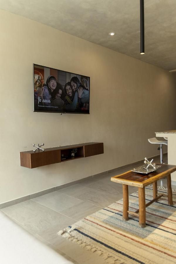 Hotel Chic With Private Pool & Rooftop