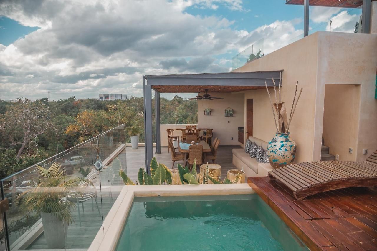 Stylish & Luxury Penthouse & Apartment, Private Pool, Private Hot Tub, Terrace And Roof At Jungle Apartment *