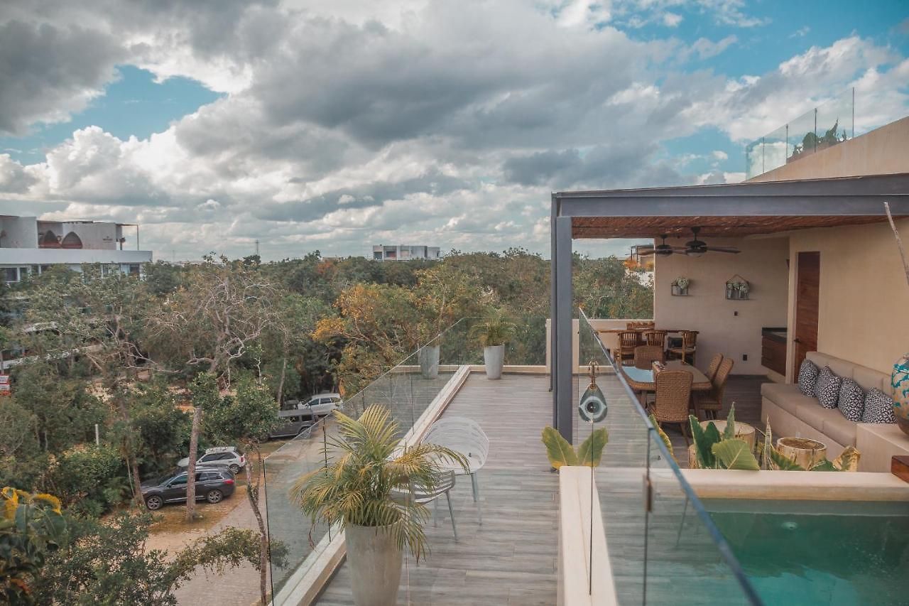 Stylish & Luxury Penthouse & Apartment, Private Pool, Private Hot Tub, Terrace And Roof At Jungle Apartment