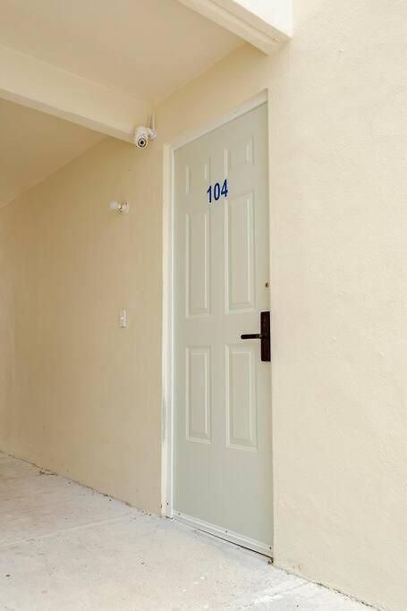 Cozy Oasis: 2-bedroom W/ Pool *