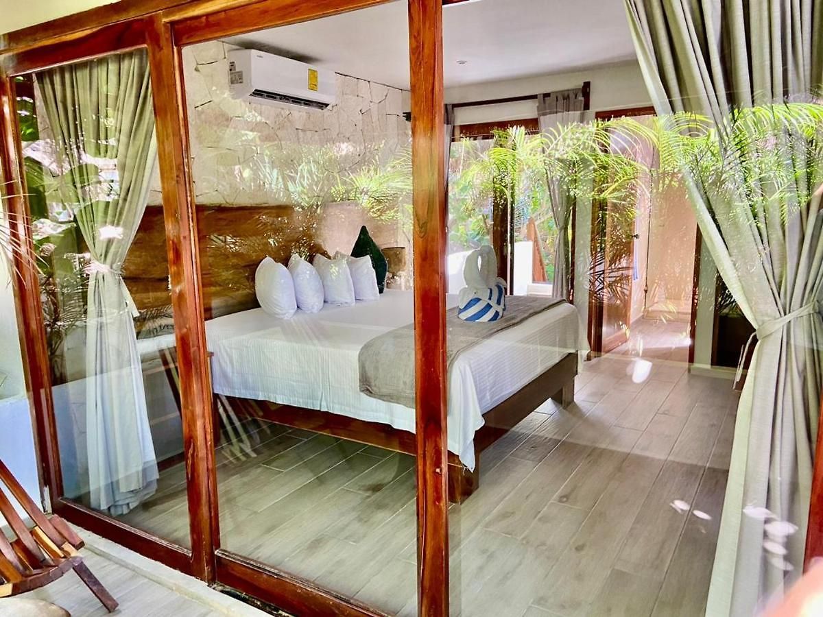 Hotel Playa Canek Beachfront Eco 4*